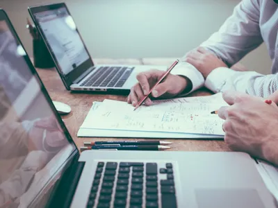 Réunion de cadrage entre une PME et une agence digitale