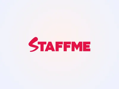 La plateforme StaffMe affichée sur un ordinateur portable posé sur un bureau